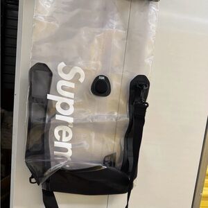 Supreme SealLine Discovery Shoulder Beach Dry Bag 20L Waterproof SS19 Clear